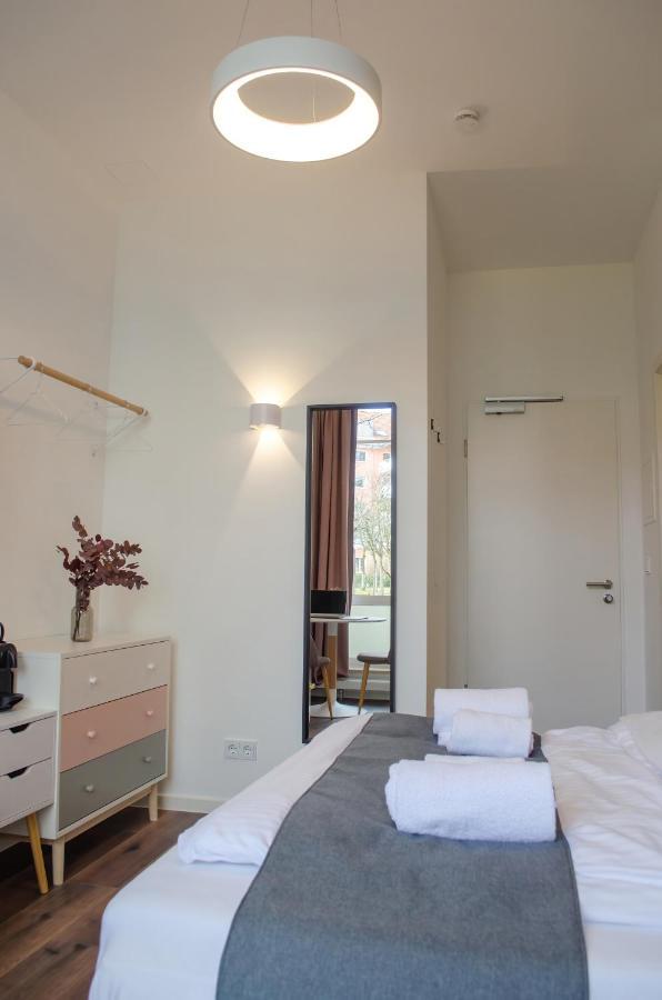 Homely Stay Studio 8 - Relaxed Self-Check-In Room In ميونيخ المظهر الخارجي الصورة